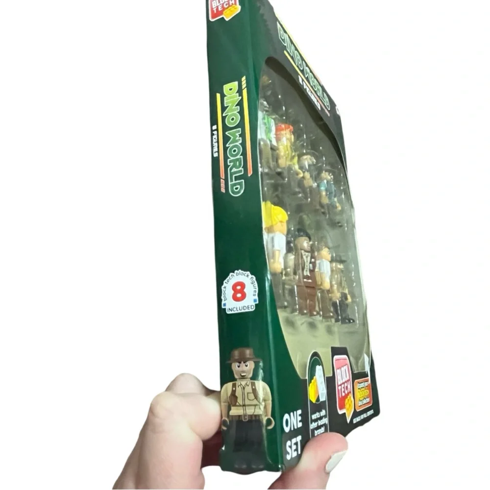 Block Tech‎ Dino World 8 Figures Compatible Building Bricks Toy (BRAND NEW)